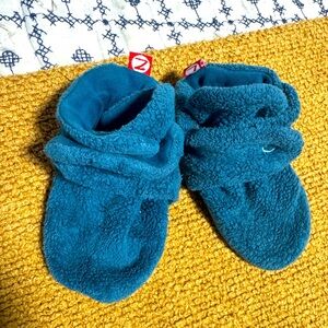 Zutano Cozie Fleece Booties in Pagoda/12mos